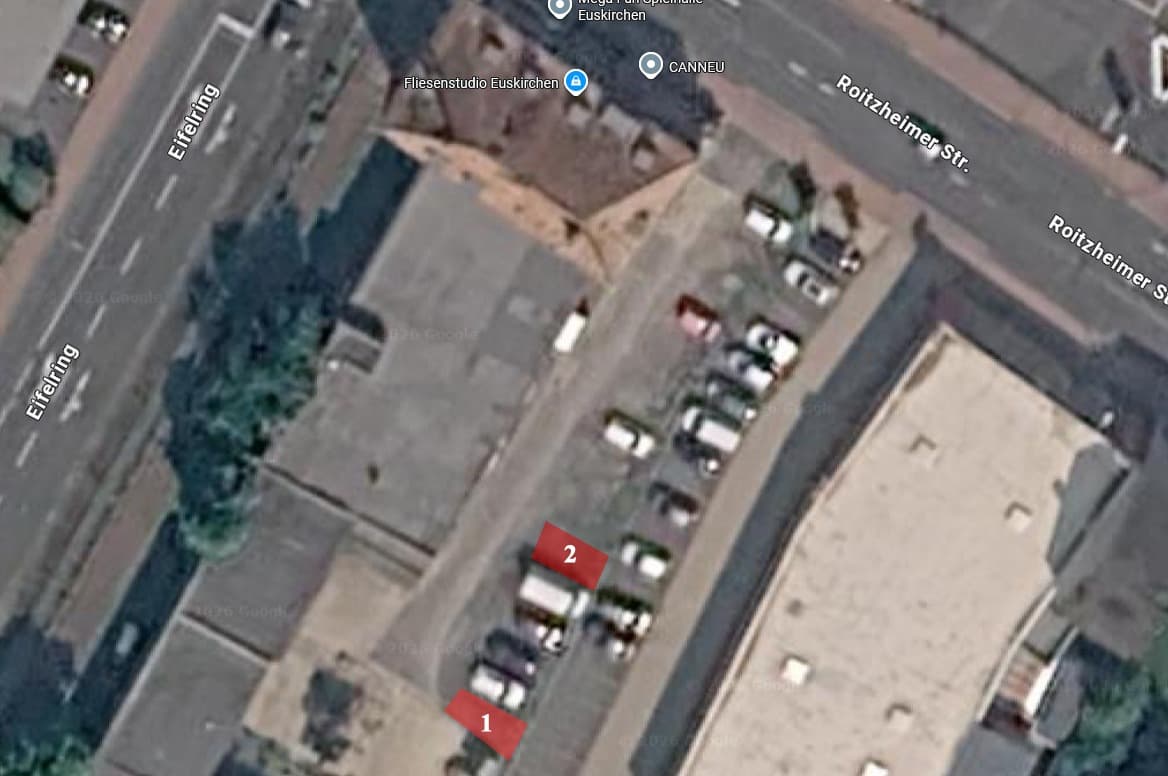 Satellitenansicht der Parkplätze am CANNEU Social Club in der Roitzheimer Straße 84 in Euskirchen mit markierten Positionen 1 und 2
