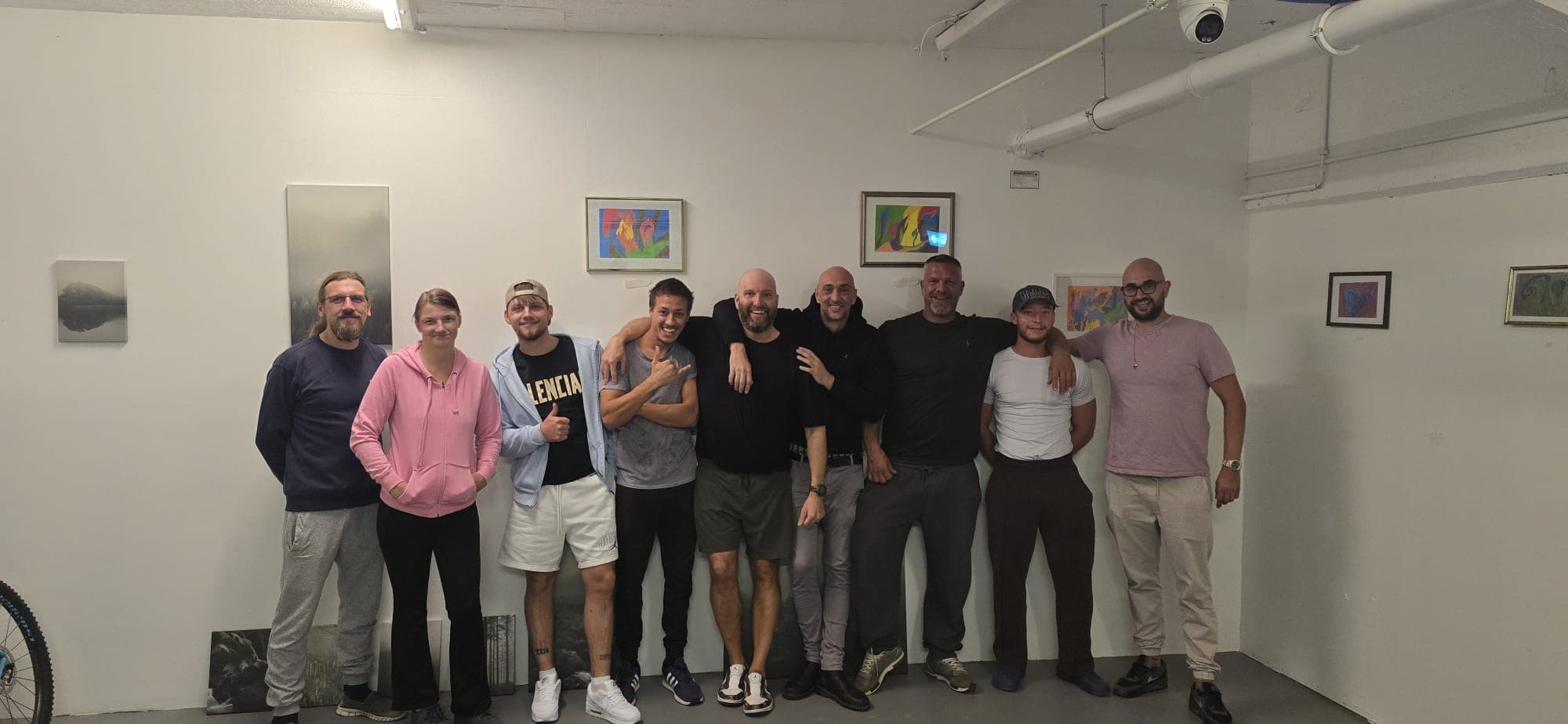 Gruppenfoto von Mitgliedern des CANNEU Social Club nach der gemeinsamen Ernte am 27. September 2026